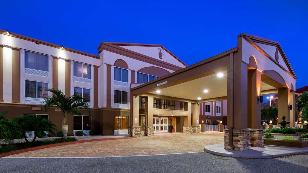 Venice Gardens Best Western Plus Ambassador Suites מראה חיצוני תמונה