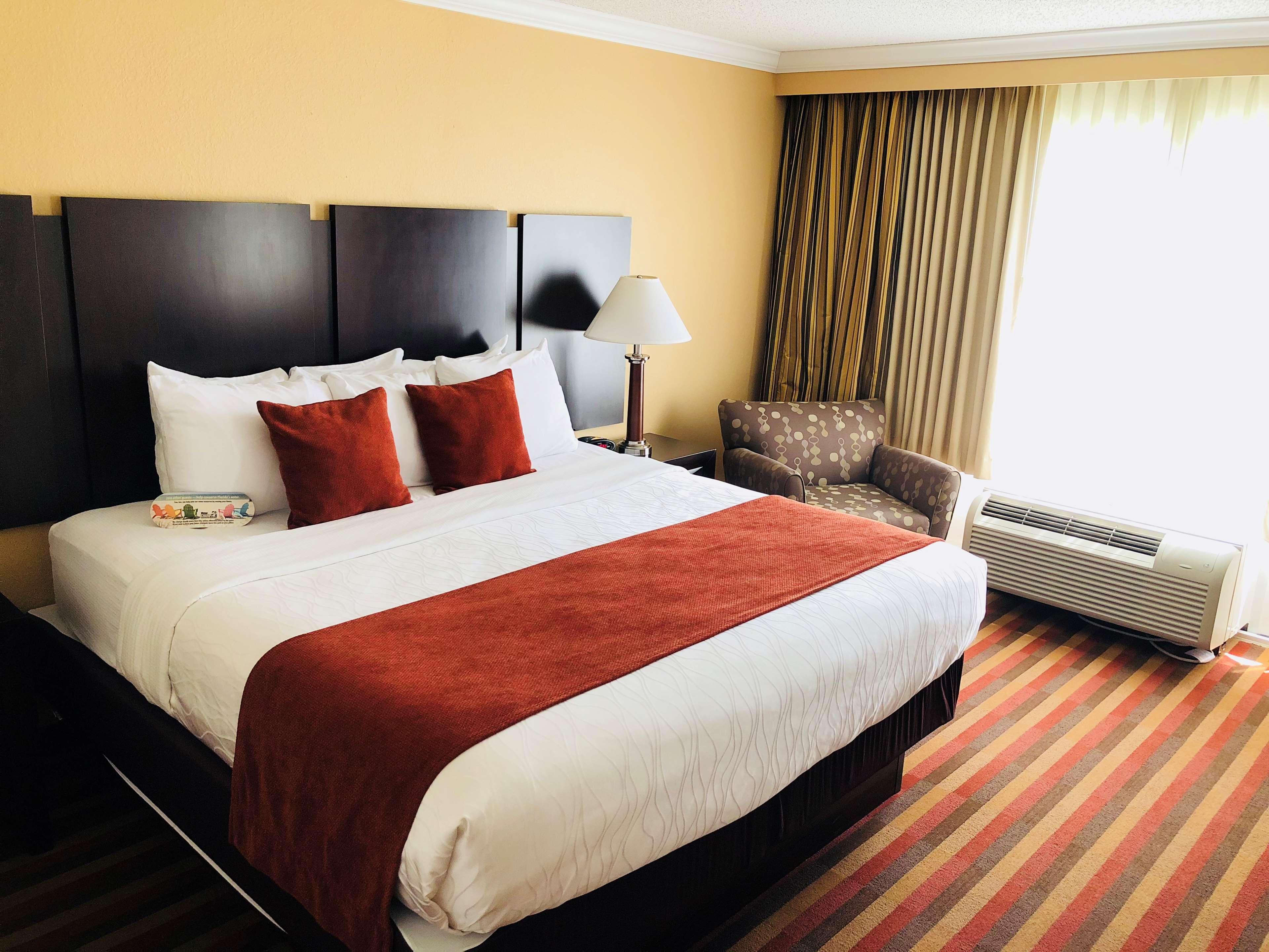 Venice Gardens Best Western Plus Ambassador Suites מראה חיצוני תמונה