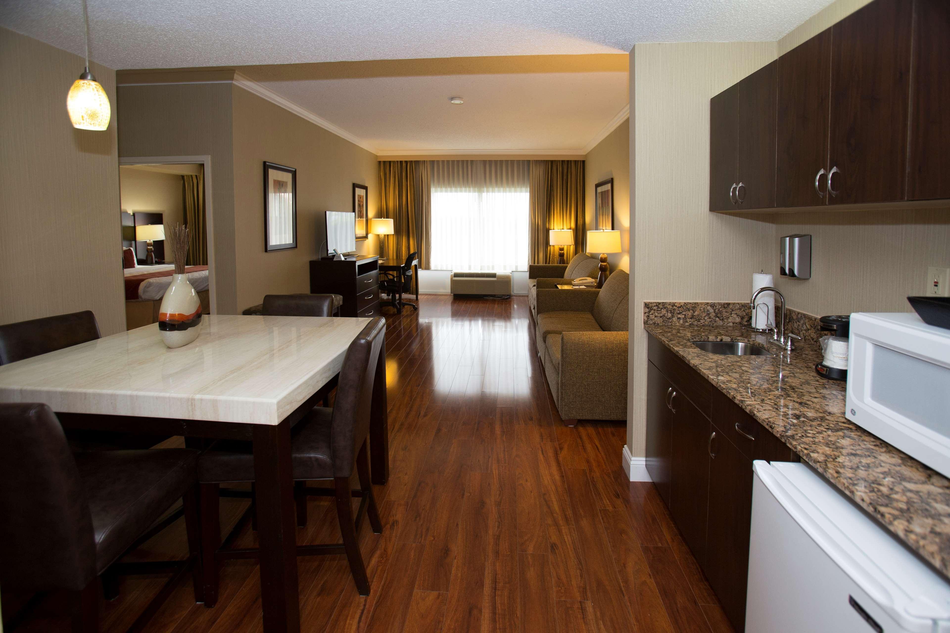 Venice Gardens Best Western Plus Ambassador Suites מראה חיצוני תמונה