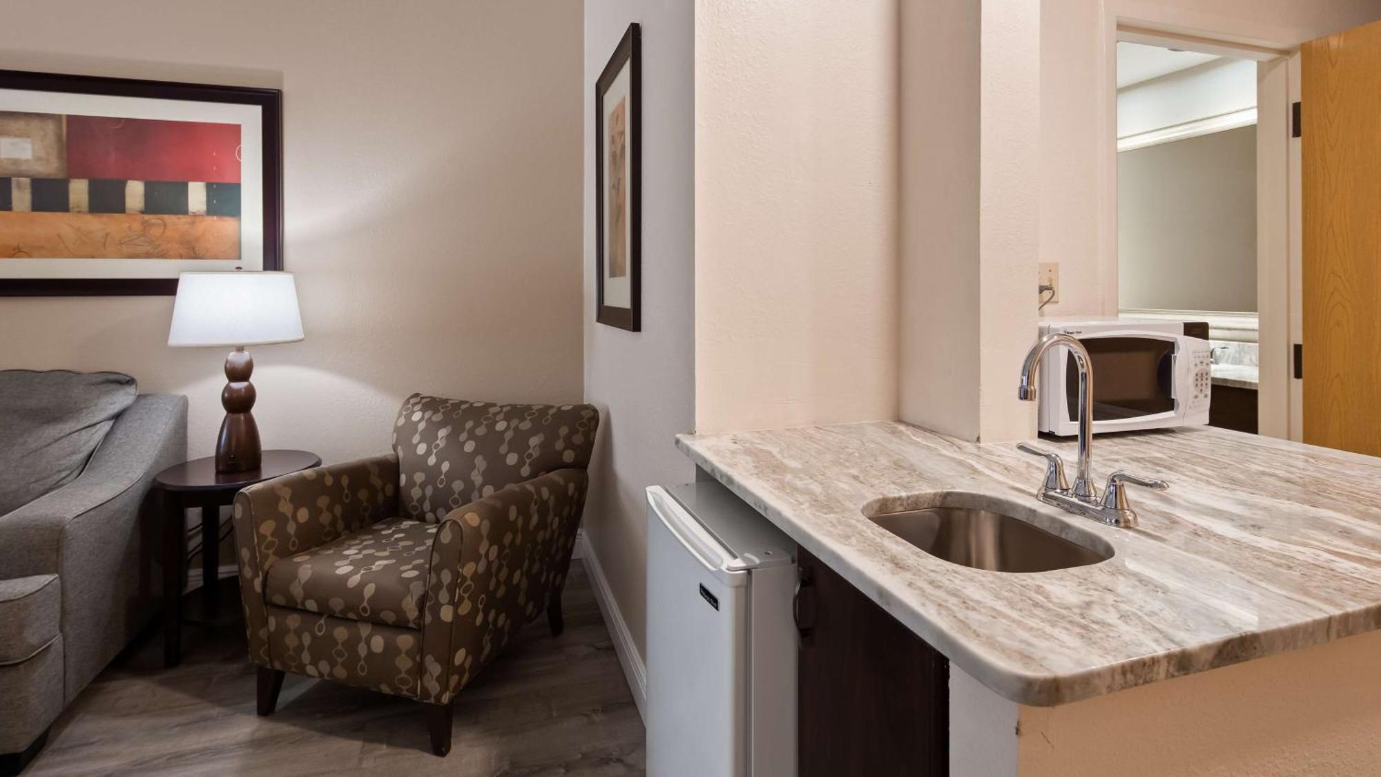 Venice Gardens Best Western Plus Ambassador Suites מראה חיצוני תמונה