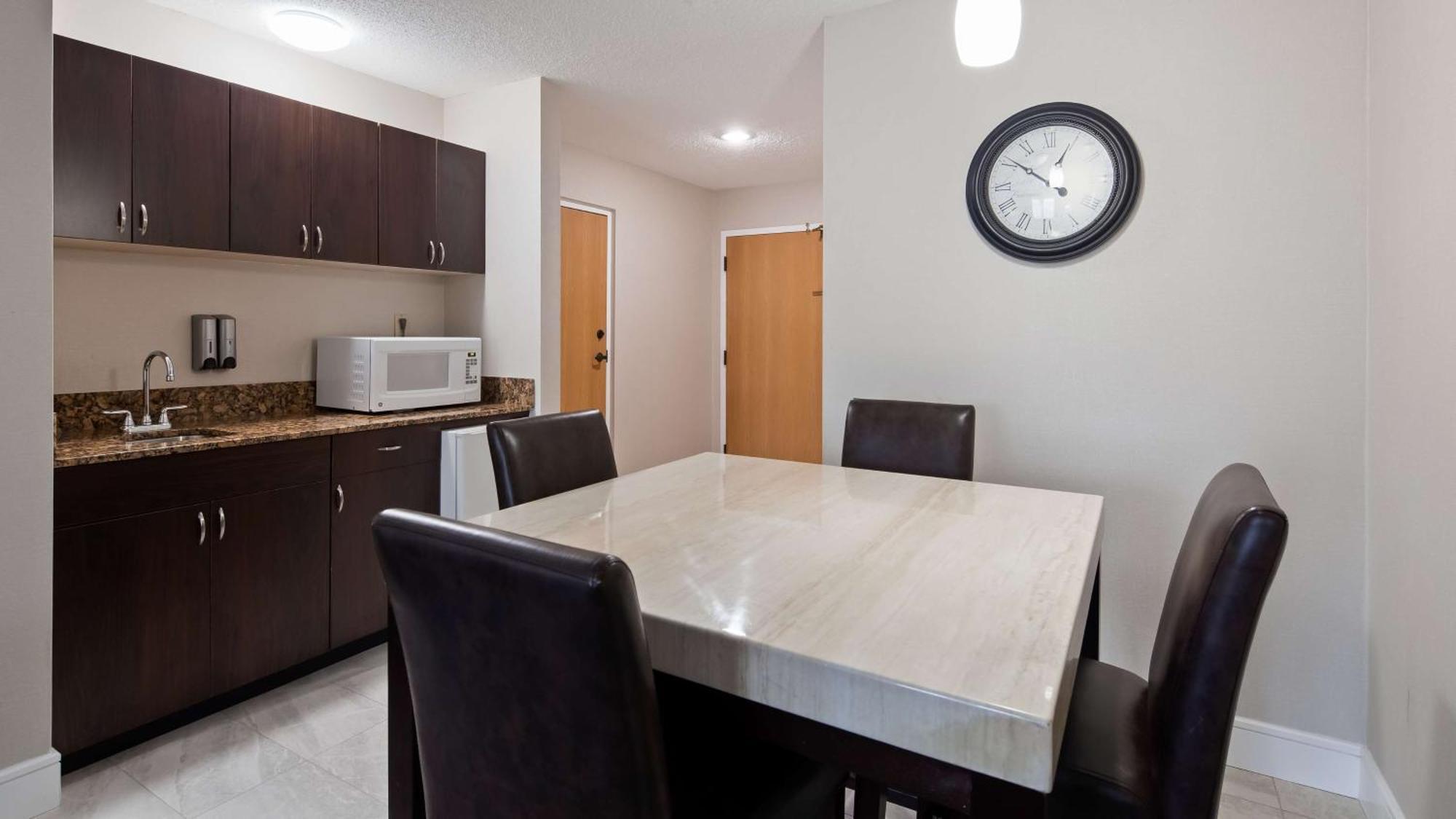 Venice Gardens Best Western Plus Ambassador Suites מראה חיצוני תמונה