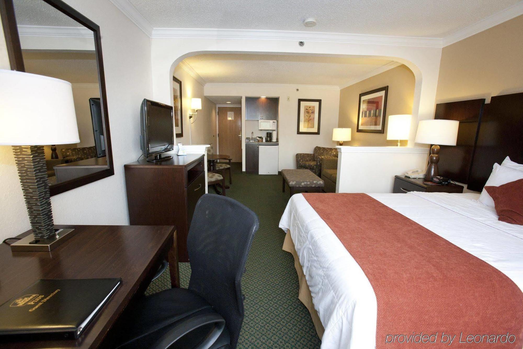 Venice Gardens Best Western Plus Ambassador Suites חדר תמונה